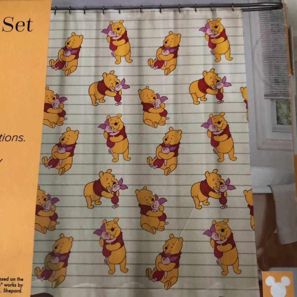 Disney Winnie the Pooh and Piglet Shower Curtain Set